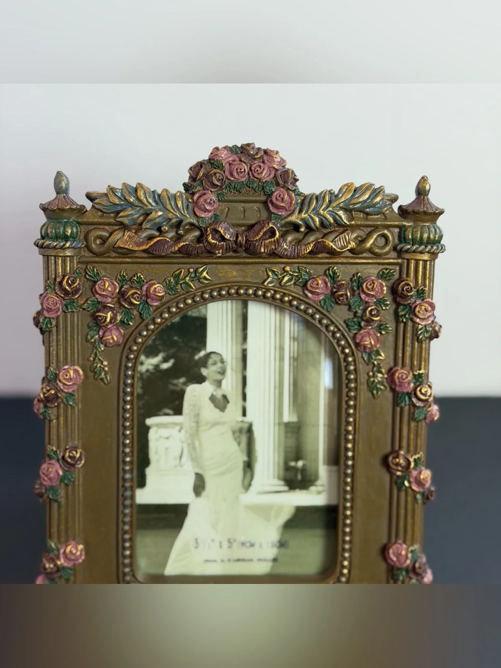 Picture frame with Rose trellis-Abigail Huller ceramic resin 3½
